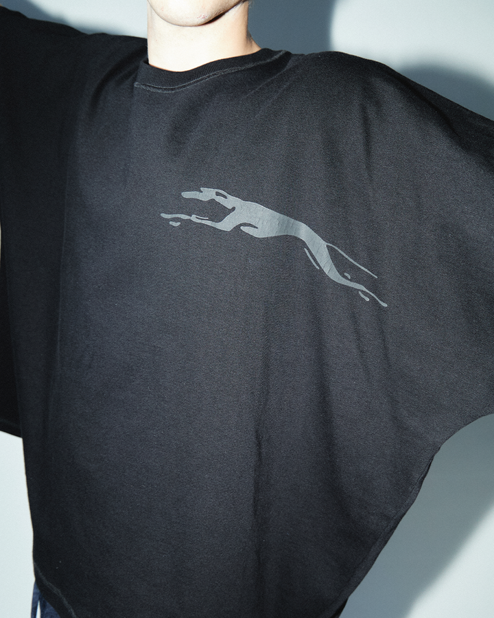 "RUNNING DOG" T By GREYHOUND