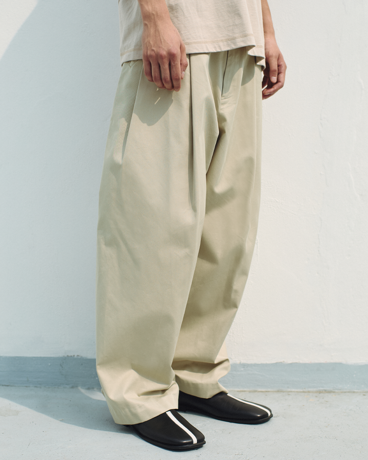 GH UNFINISHED PLEATS TROUSERS