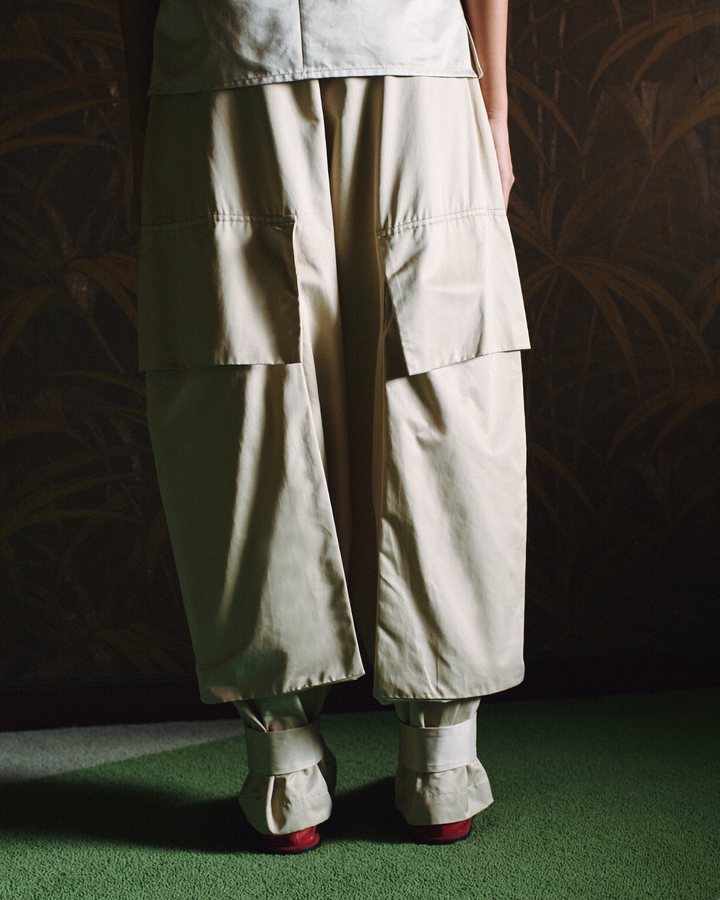 GH OVERSIZED CARGO POCKET PANTS