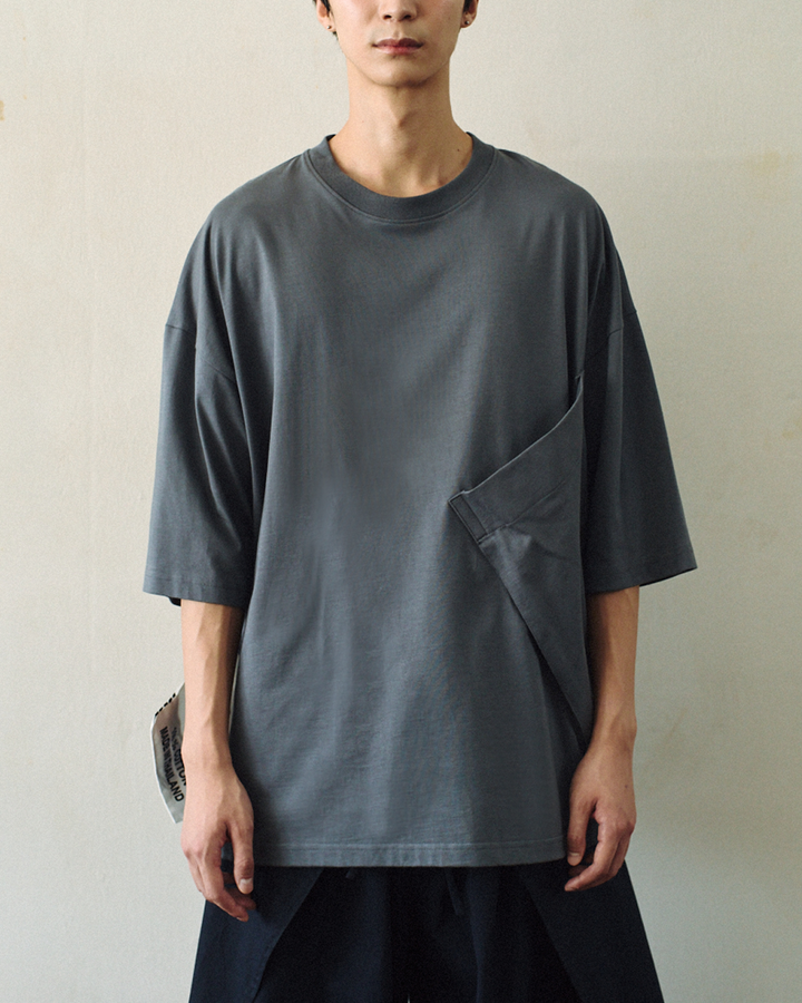 GH SLANT OVERSIZED POCKET T SHIRT